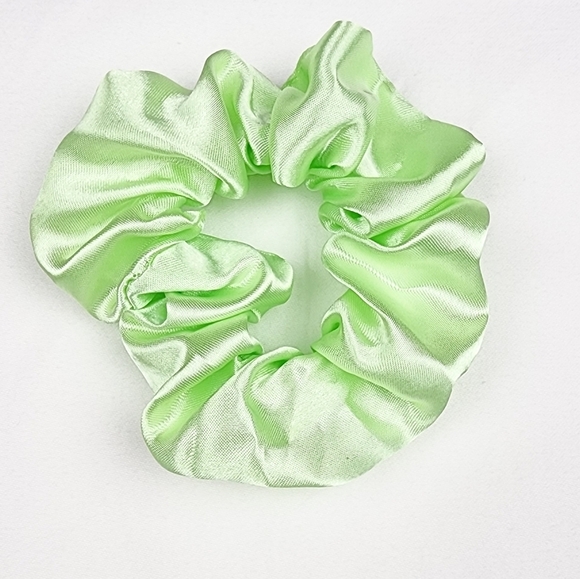 4 FOR $16 🔥Green Satin Scrunchie Hair Tie - Picture 4 of 5